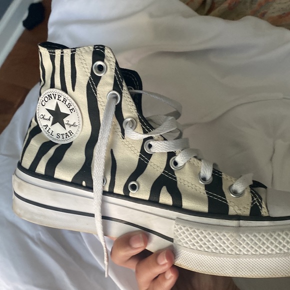 converse - Picture 2 of 5